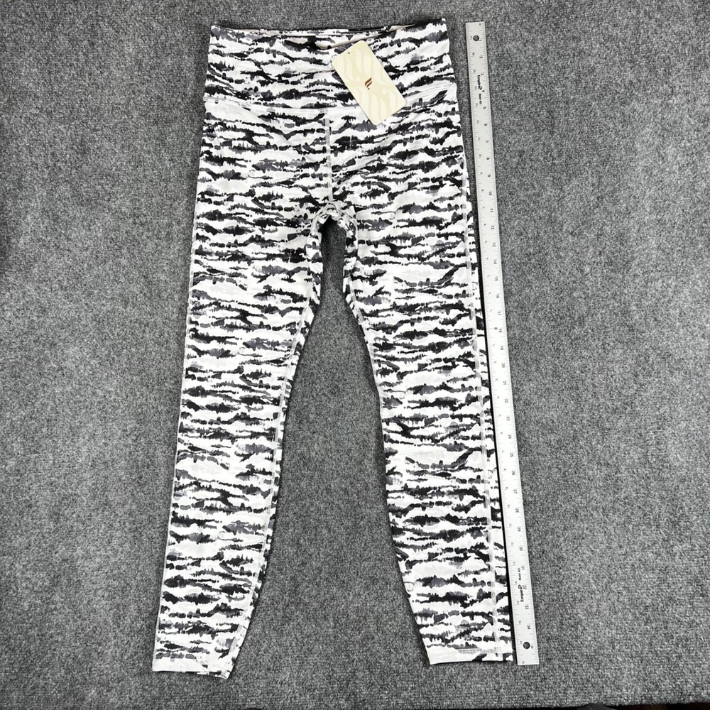 Fabletics High Waisted Printed Cold Weather Legging Black White LG1939180 M 6-8
